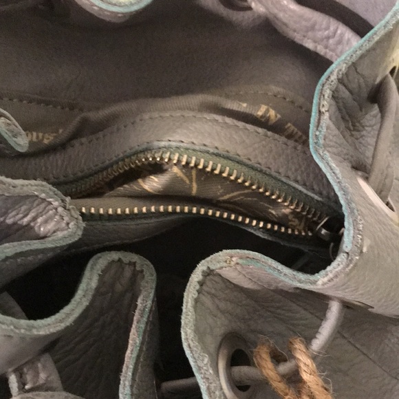 Backpack - Picture 4 of 7